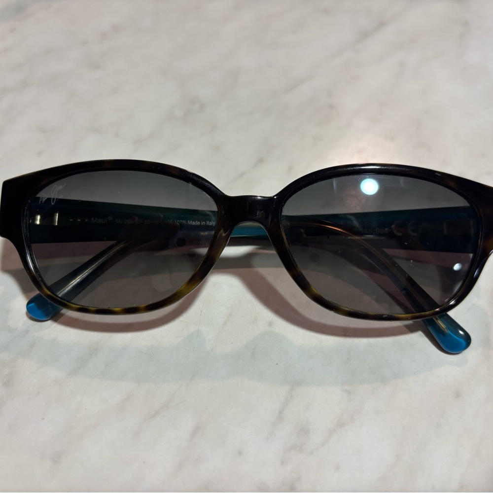 Maui Jim tortoise shell sunglasses Anini Beach